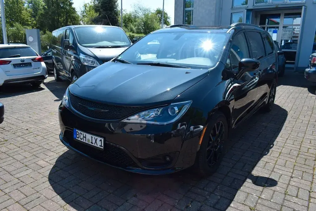 Gebraucht Chrysler Pacifica Touring 291 PS (214 kW) 2019 Schwarz Kombi