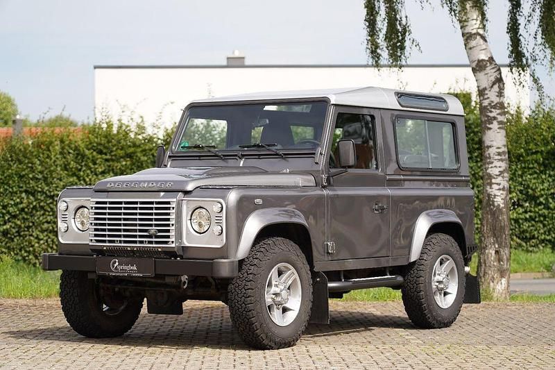 Grau Gebraucht 2015 Land Rover Defender SE SUV | 58.500 € (Fairer Preis) - Bild 1/4