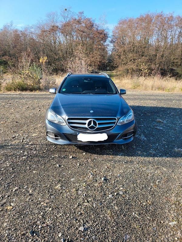 Grau Gebraucht 2013 Mercedes E220 Avantgarde Kombi | 8.400 € (Guter Preis) - Bild 1/4