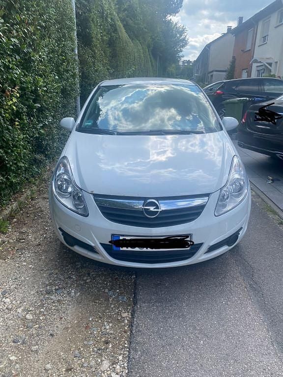 Weiß Gebraucht 2009 Opel Corsa Selection Limousine | 1.500 € (Guter Preis) - Bild 1/4