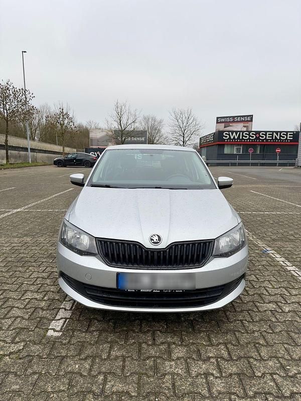Gebraucht Skoda Fabia Cool Edition 60 PS (44 kW) 2015 Silber Kleinwagen