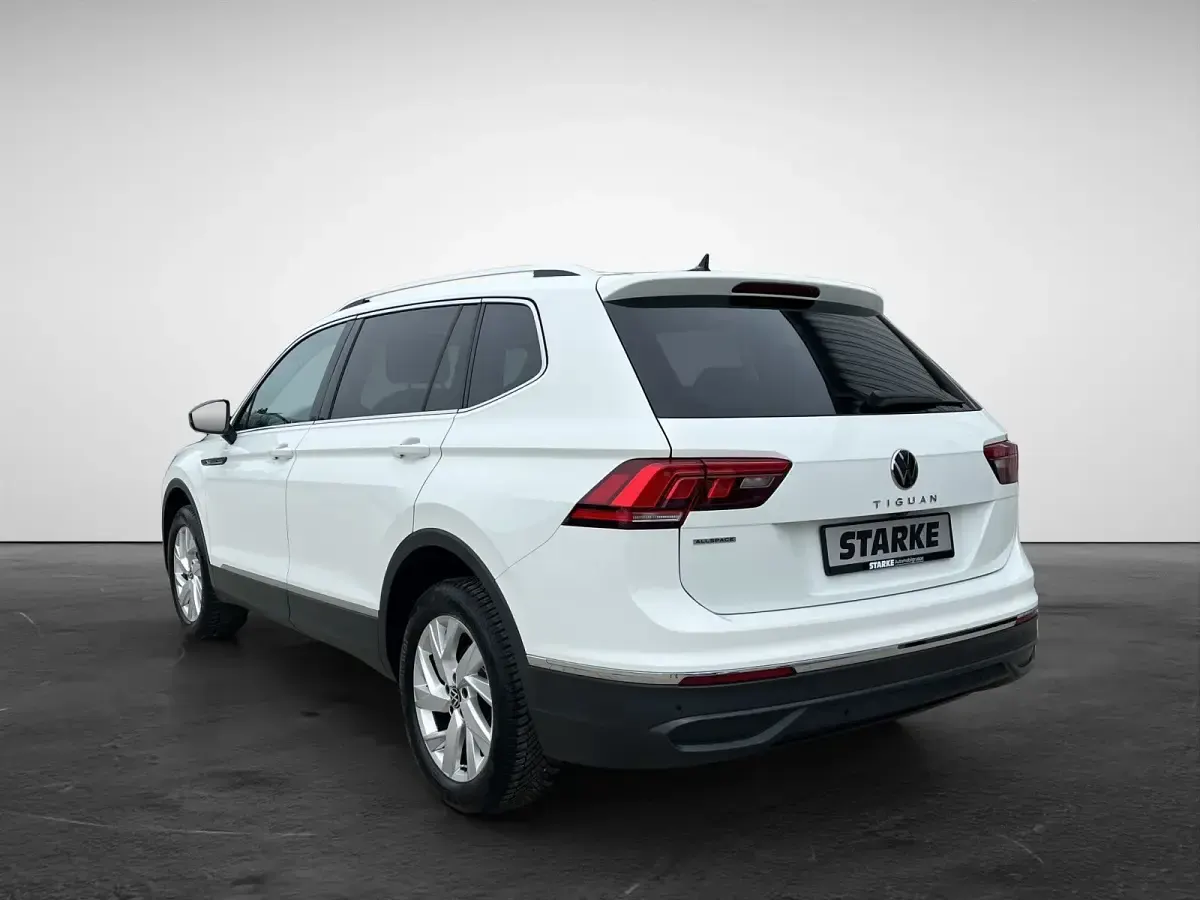 Gebraucht VW Tiguan Allspace Life 150 PS (110 kW) 2022 Deep black perleffekt (metallic) SUV