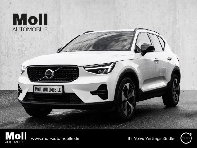 Crystal white / metallic Gebraucht 2023 Volvo XC40 Plus SUV | 33.980 € (Guter Preis) - Bild 1/4