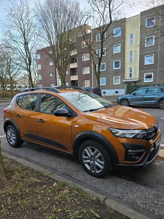 Orange Gebraucht 2022 Dacia Sandero Essentiel Limousine | 13.900 € (Fairer Preis) - Bild 1/4