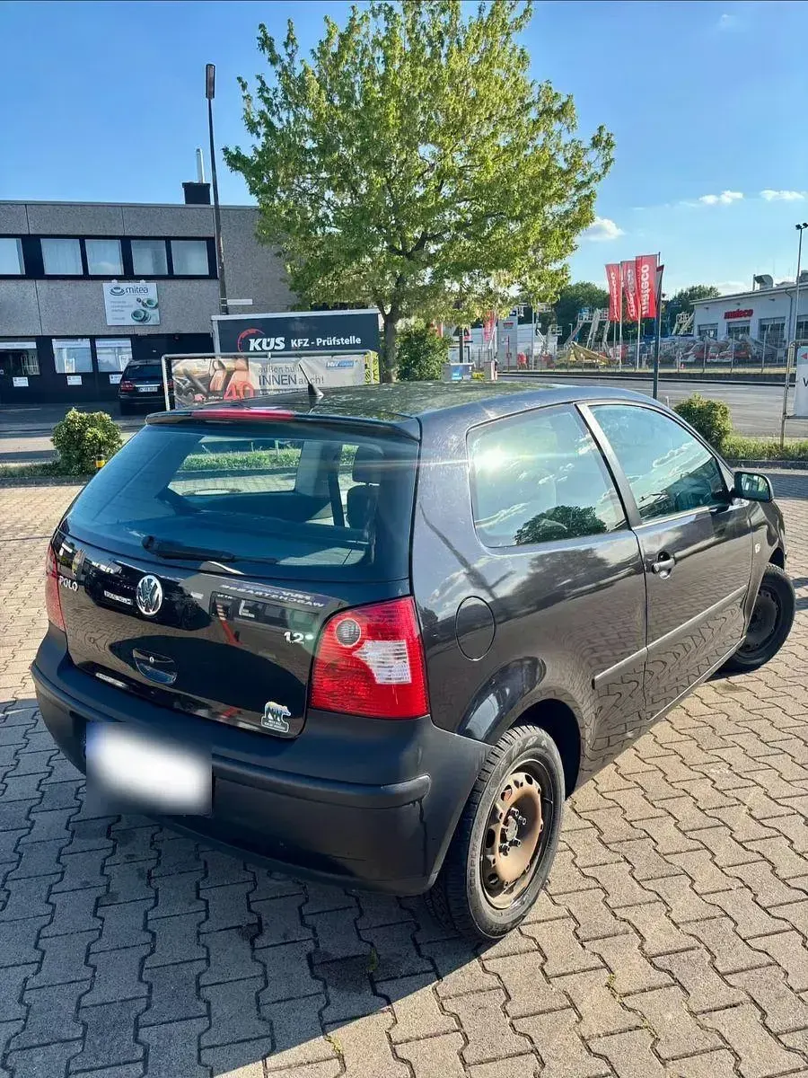 Gebraucht VW Polo Comfortline 64 PS (47 kW) 2004 Schwarz Kleinwagen