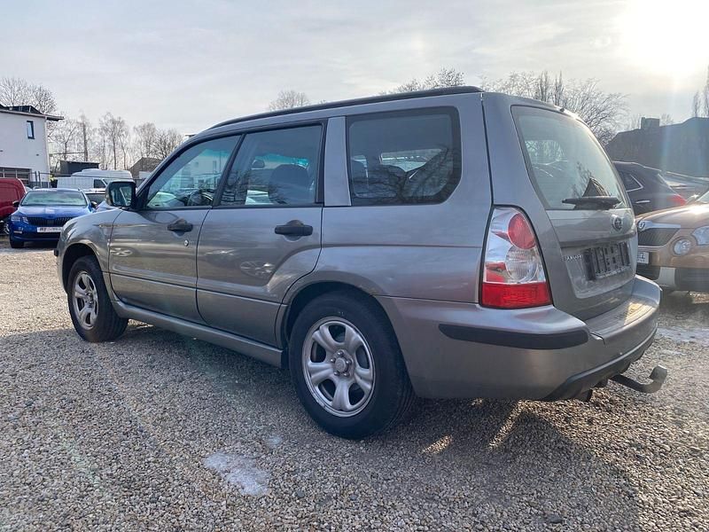 Gebraucht Subaru Forester Active 158 PS (116 kW) 2006 Quarzsilber SUV