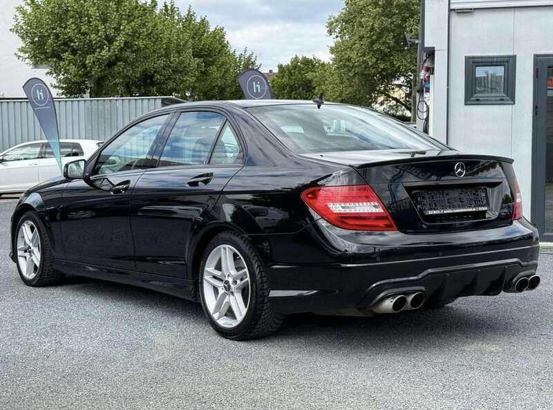 Schwarz Gebraucht 2011 Mercedes C220 Avantgarde Limousine | 8.750 € (Etwas zu teuer) - Bild 1/4