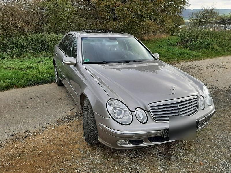Andere farben Gebraucht 2003 Mercedes E240 Limousine | 3.400 € (Guter Preis) - Bild 1/4