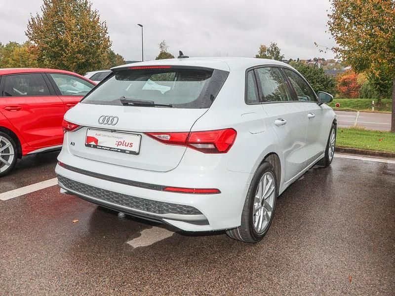 Gebraucht Audi A3 Advanced Plus 150 PS (110 kW) 2025 Gletscherweiß (metallic) Limousine