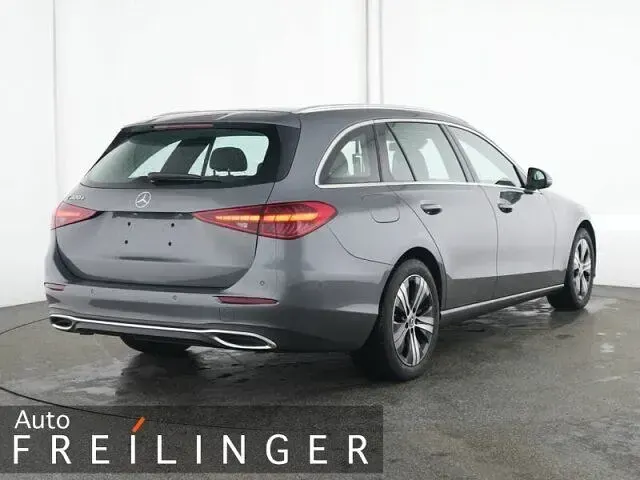 Gebraucht Mercedes C300e Avantgarde 313 PS (230 kW) 2024 Grau Limousine