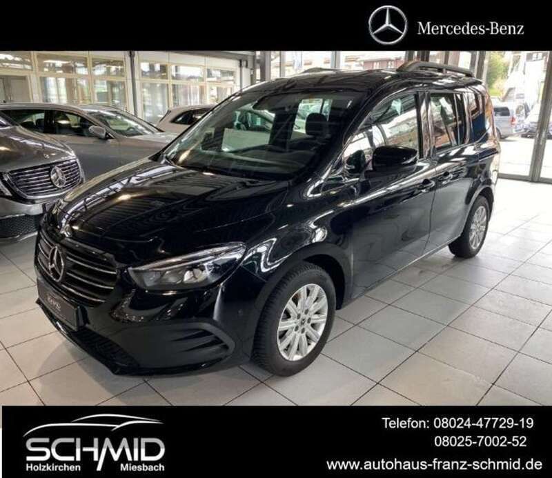 Loparitschwarz Gebraucht 2024 Mercedes 180 Progressive Limousine | 33.333 € (Teuer) - Bild 1/4