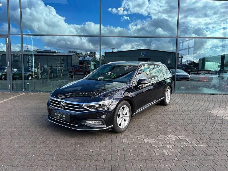 Schwarz Gebraucht 2021 VW Passat R-line Kombi | 27.990 € (Etwas zu teuer) - Bild 1/4