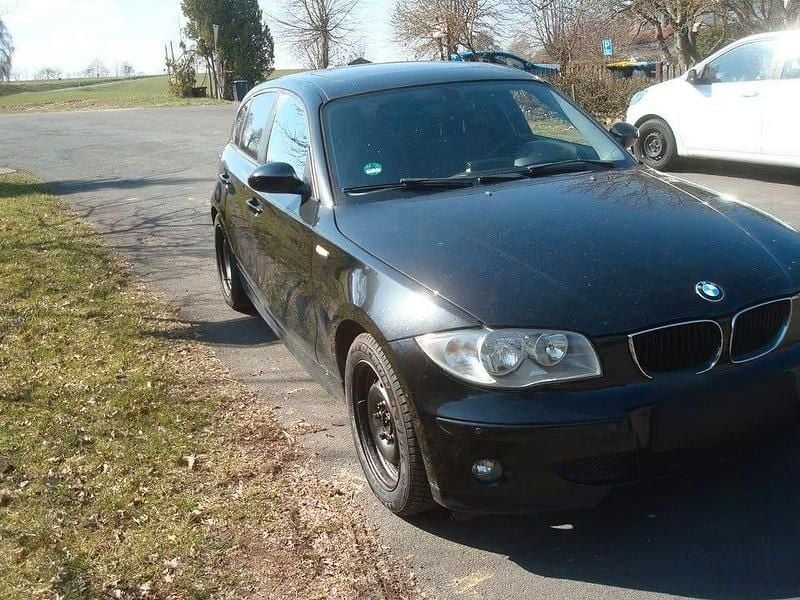 Gebraucht BMW 116 116 PS (85 kW) 2004 Schwarz Kleinwagen