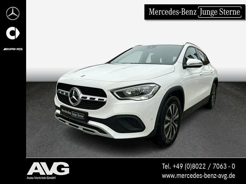 Unilack polarweiß Gebraucht 2022 Mercedes GLA200 Style SUV | 29.400 € (Guter Preis) - Bild 1/4