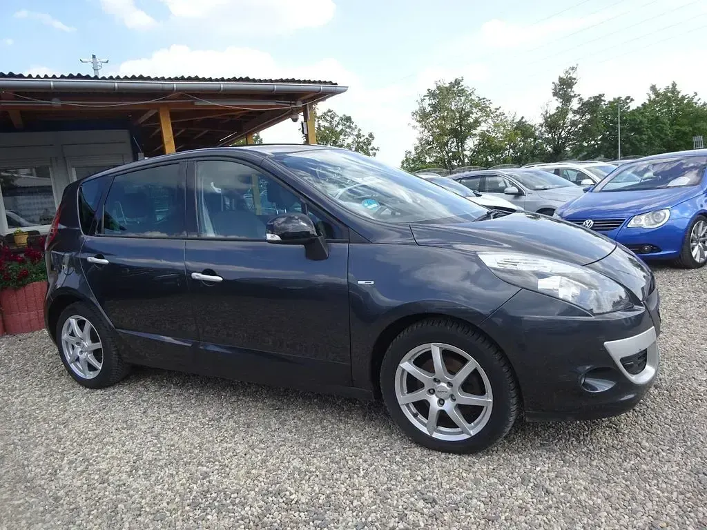 Gebraucht Renault Scenic E-Tech Bose Edition 131 PS (96 kW) 2011 Schwarz Van / Kleinbus