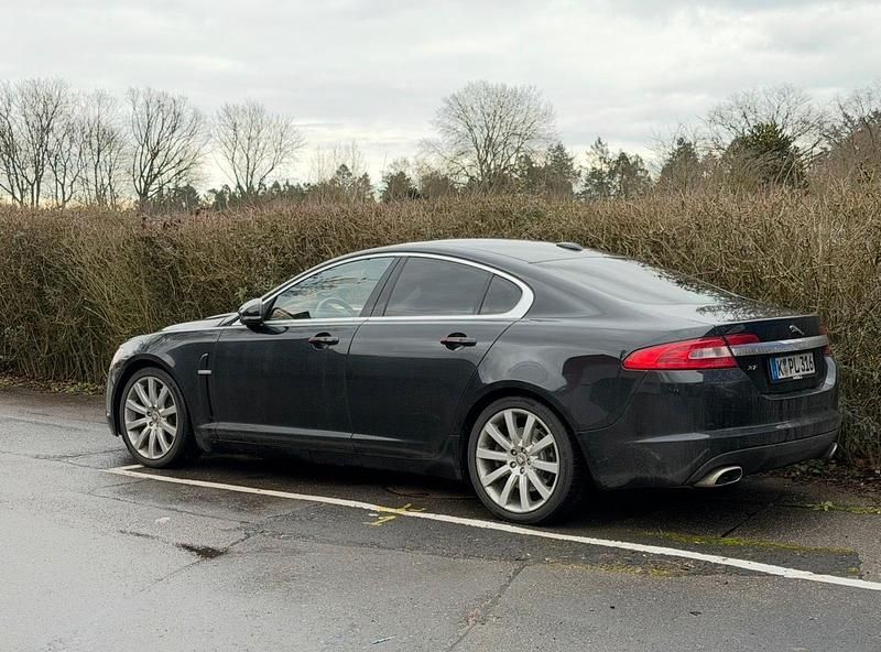 Gebraucht Jaguar XF 241 PS (177 kW) 2010 Schwarz Limousine