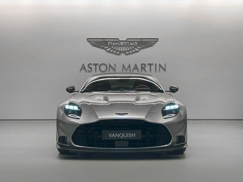Neu Aston Martin Vanquish 835 PS (614 kW) 2025 Silber