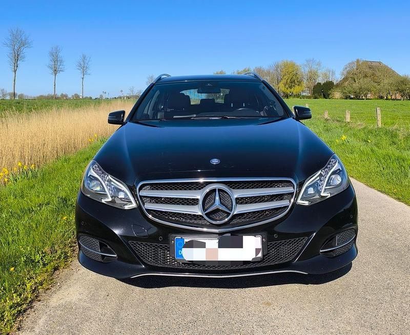 Usado Mercedes E220 Avantgarde 170 CV (125 kW) 2013 Negro Berlina