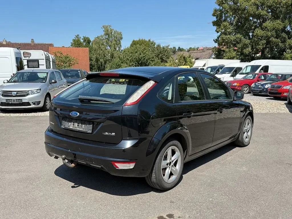 Gebraucht Ford Focus Style 101 PS (74 kW) 2010 Schwarz Limousine