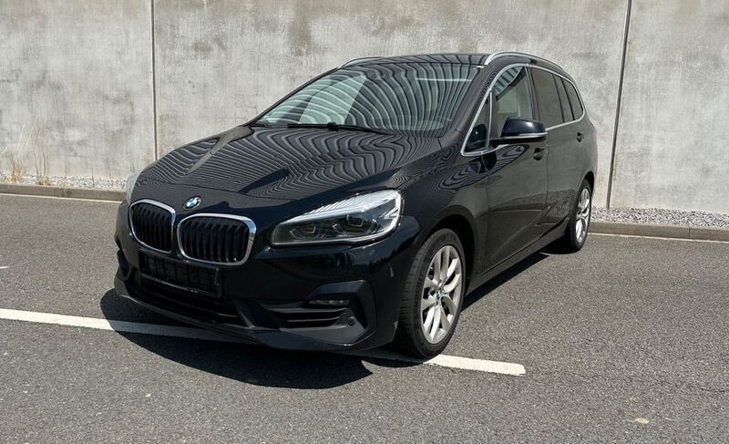 Schwarz Gebraucht 2021 BMW 218 Gran Tourer Advantage Van / Kleinbus | 14.999 € (Guter Preis) - Bild 1/4