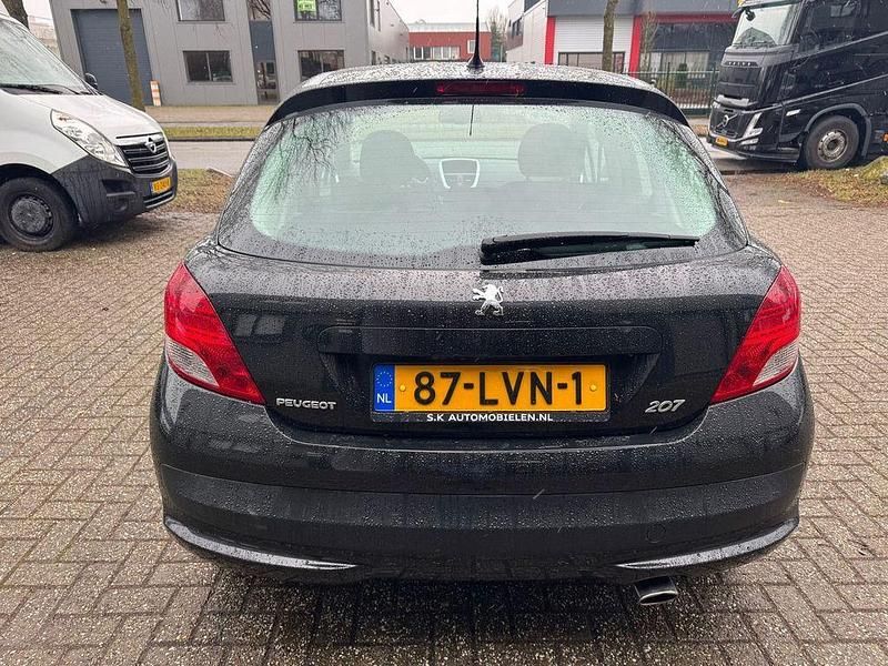 Gebraucht Peugeot 207 120 PS (88 kW) 2010 Schwarz Limousine