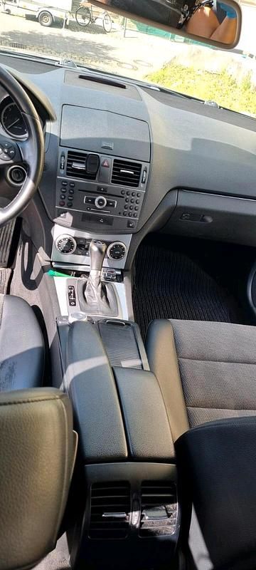 Gebraucht Mercedes 220 170 PS (125 kW) 2010 Schwarz Kombi