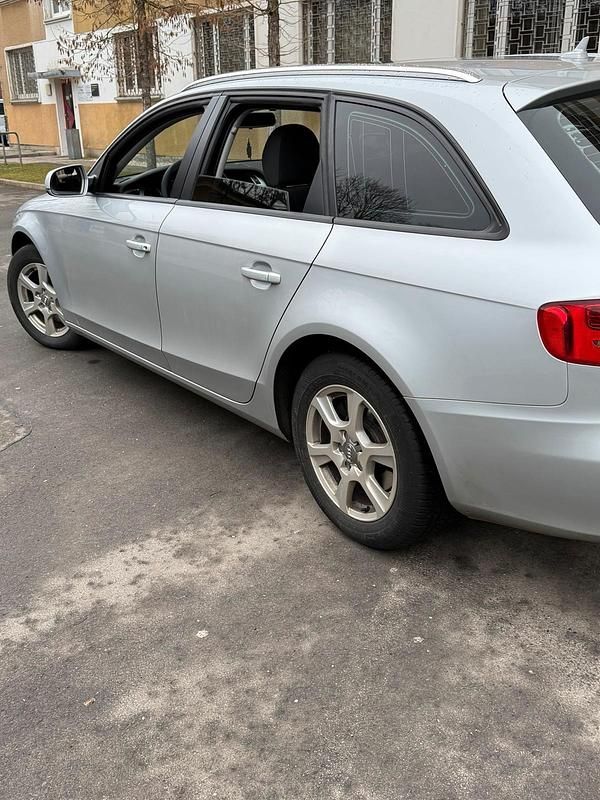 Gebraucht Audi A4 143 PS (105 kW) 2009 Grau Kombi