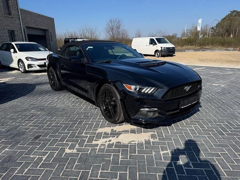 Second-hand Ford Mustang 305 CP (224 kW) 2017 Negru Cabrio