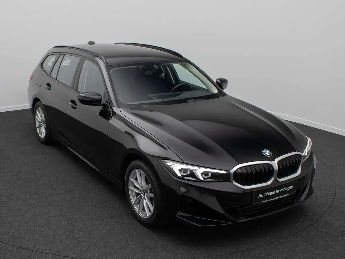 Gebraucht BMW 318 Sport Line 156 PS (114 kW) 2024 Schwarz ii668 Kombi