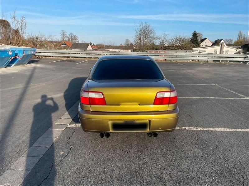 Gebraucht Opel Omega 144 PS (105 kW) 2000 Gold Limousine