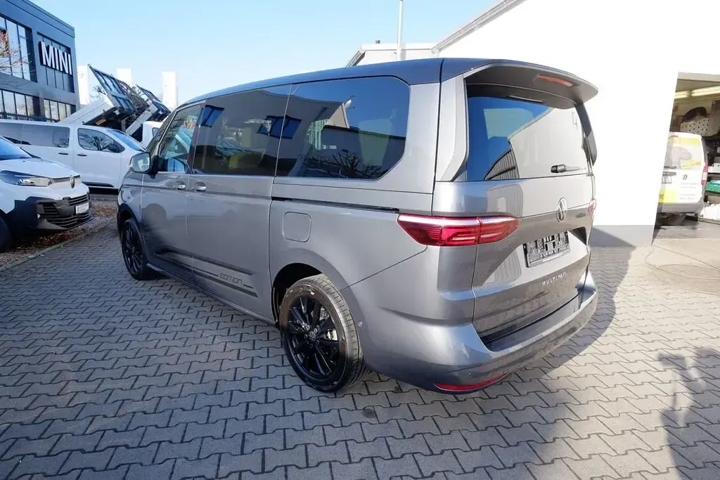 Gebraucht VW Multivan Edition 150 PS (110 kW) 2025 Indium grau/schwarz Van / Kleinbus