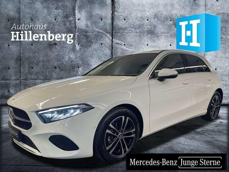 Weiß Gebraucht 2024 Mercedes A180 Progressive Limousine | 27.900 € (Guter Preis) - Bild 1/4