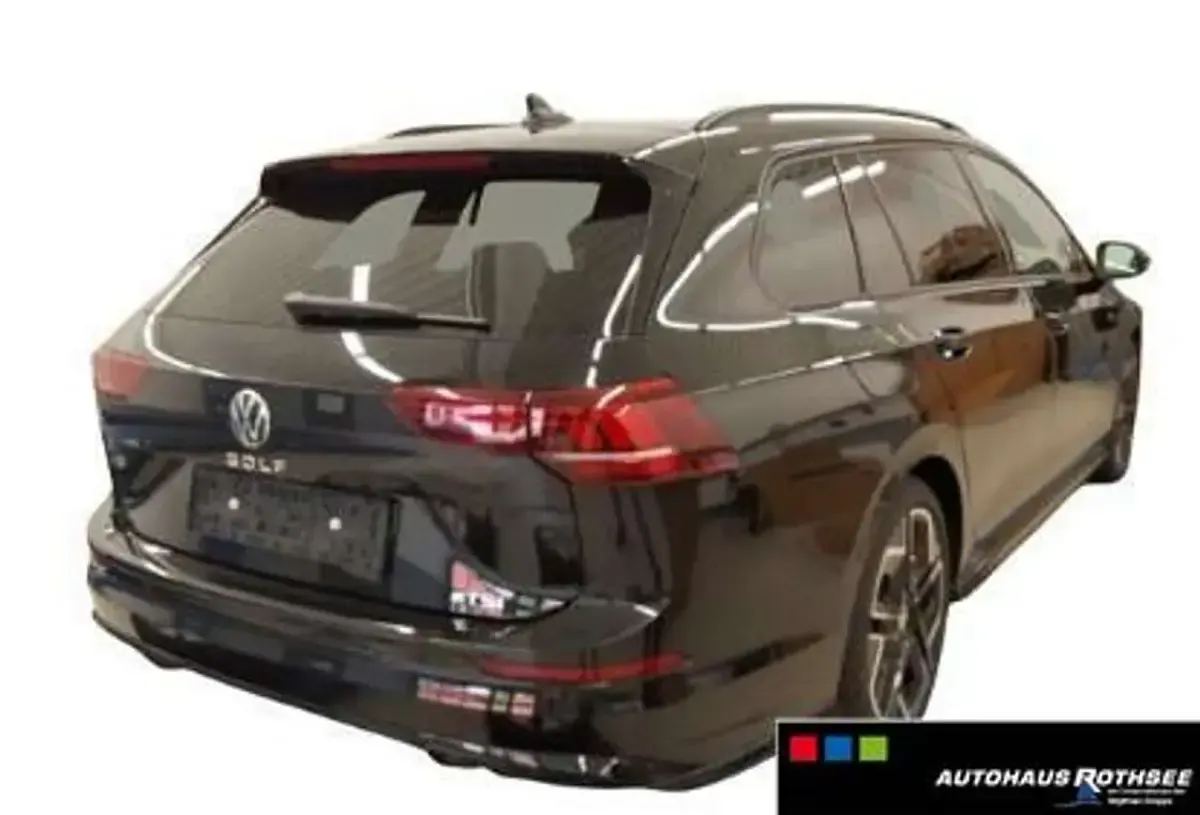 Gebraucht VW Golf VIII R-line 150 PS (110 kW) 2025 Grenadillschwarz metallic Kombi