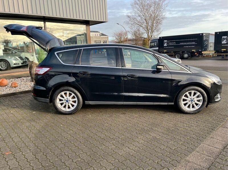 Gebraucht Ford S-MAX S 209 PS (153 kW) 2016 Schwarz Van / Kleinbus