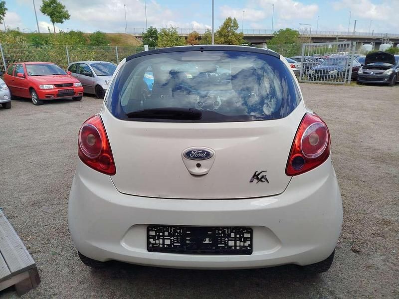 Gebraucht Ford Ka 69 PS (50 kW) 2009 Weiß Kleinwagen