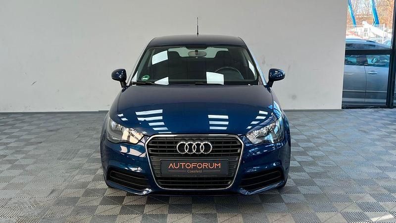 Gebraucht Audi A1 Attraction 86 PS (63 kW) 2011 Blau Kleinwagen