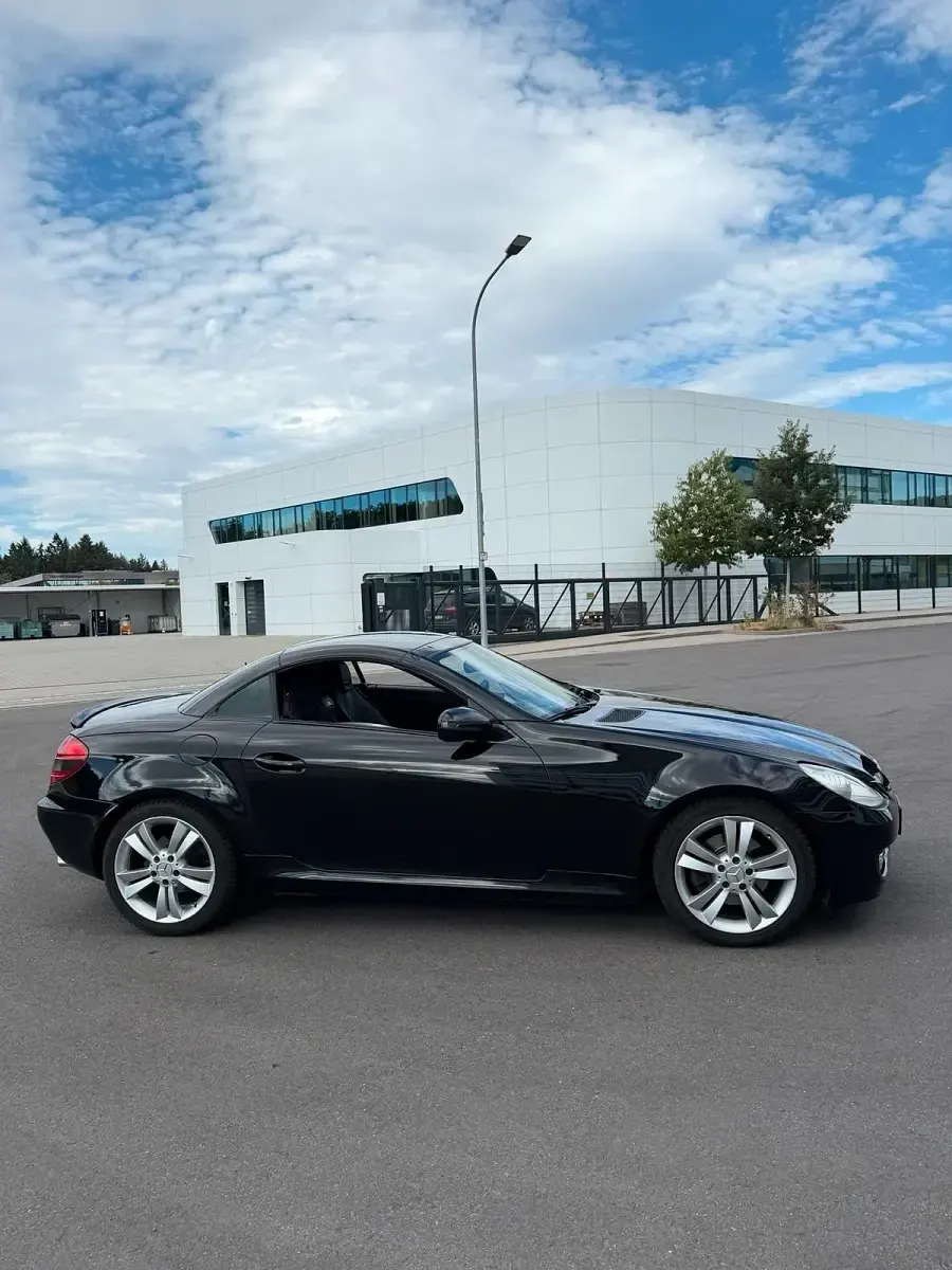 Gebraucht Mercedes SLK200 184 PS (135 kW) 2010 Schwarz Cabrio