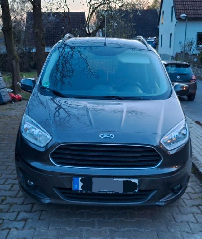 Gebraucht Ford Tourneo Courier Titanium 101 PS (74 kW) 2018 Grau Van / Kleinbus