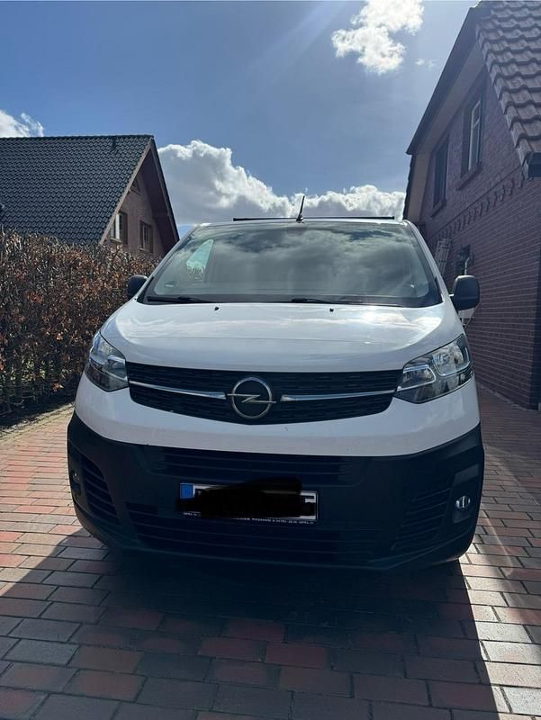 Używany Opel Vivaro 122 KM (89 kW) 2021 Biały Minivan