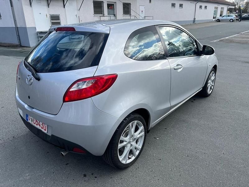 Gebraucht Mazda 2 103 PS (75 kW) 2009 Silber Kleinwagen
