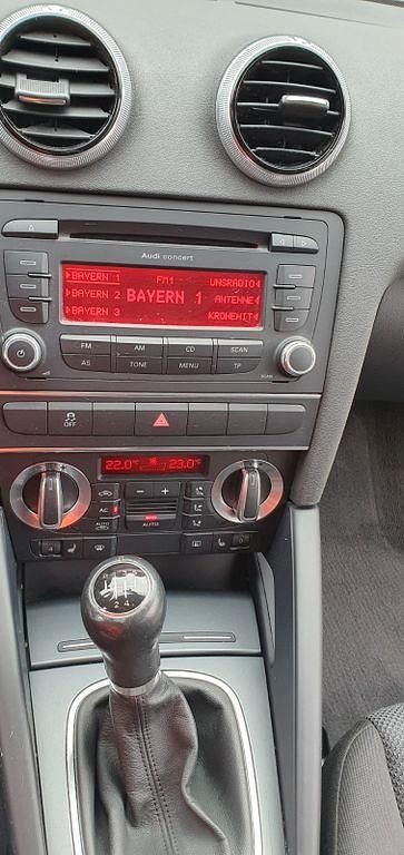 Gebraucht Audi A3 Attraction 102 PS (75 kW) 2010 Blau Kleinwagen