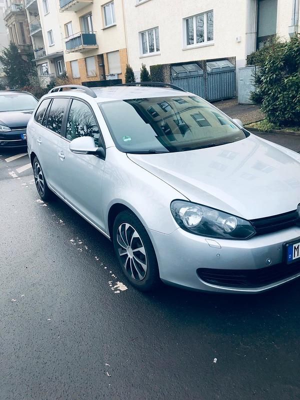 Gebraucht VW Golf VI 105 PS (77 kW) 2011 Grau Kleinwagen