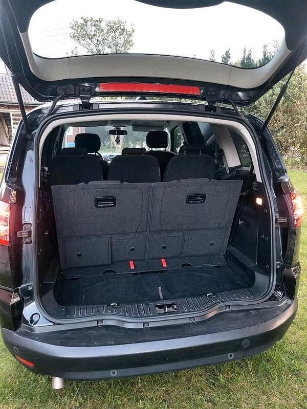 Second-hand Ford S-MAX S 140 CP (102 kW) 2014 Negru Monovolum