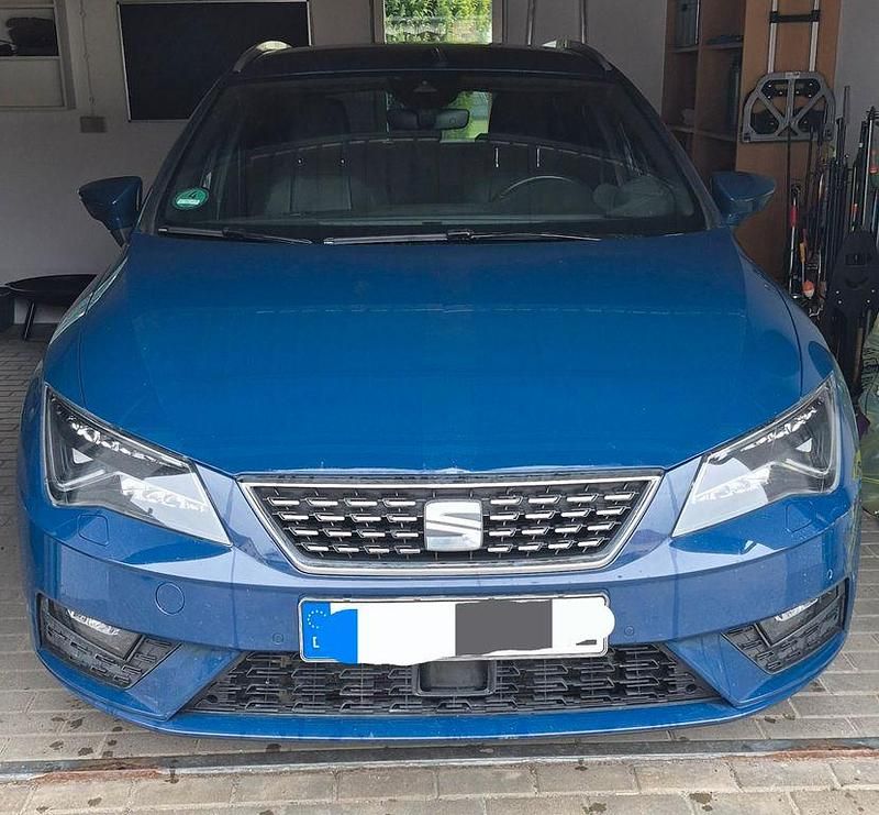 Second-hand Seat Leon ST XCELLENCE 150 CP (110 kW) 2017 Albastru Break