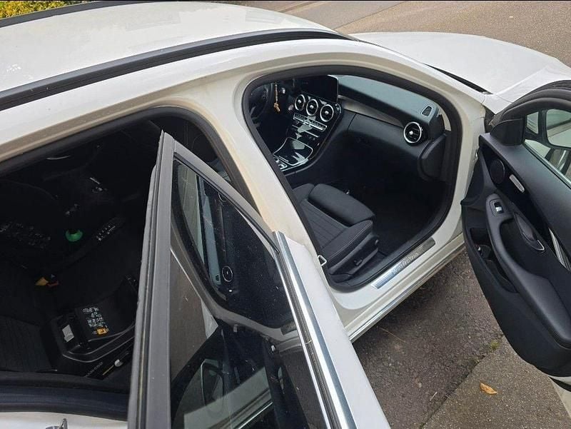 Gebraucht Mercedes C220 194 PS (142 kW) 2019 Weiß Kombi