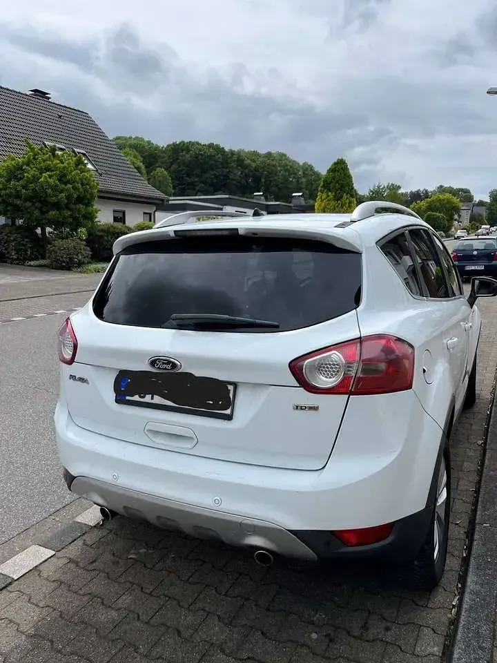 Usado Ford Kuga Titanium 163 HP (119 kW) 2010 Branco SUV