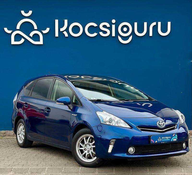 Blau Gebraucht 2012 Toyota Prius+ Comfort Van / Kleinbus | 11.513 € (Teuer) - Bild 1/4