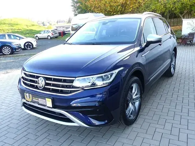 Używany VW Tiguan Elegance 200 KM (147 kW) 2023 Niebieski SUV