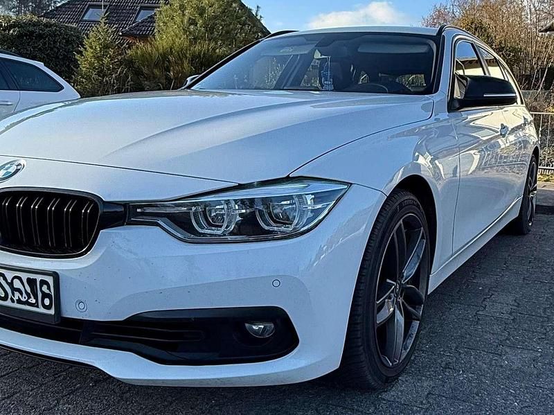 Gebraucht BMW 320 Advantage 184 PS (135 kW) 2018 Weiß Limousine