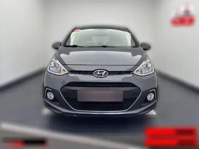 Gebraucht Hyundai i10 Edition 30+ 87 PS (63 kW) 2016 Weiß Kleinwagen